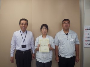 応援お願いします（左:星野社長、中:林さん、右:飛弾部長）